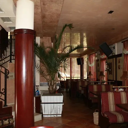 Forest Glade Hotel 3*